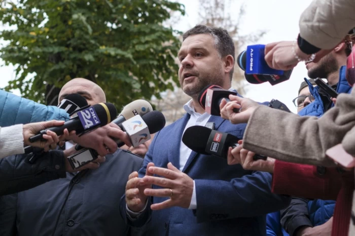 Ciprian Ciucu şi-a depus candidatura din partea PNL pentru funcţia de primar general al Capitalei, insoțit de Ilie Bolojan: Vreau ca oraşul să fie pus la punct FOTO