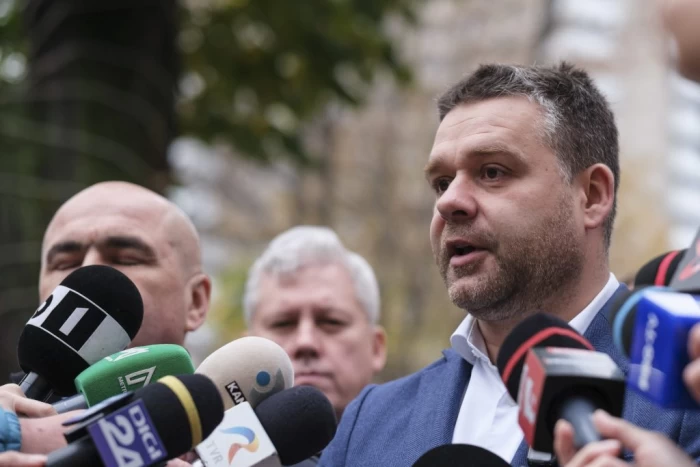 Ciprian Ciucu şi-a depus candidatura din partea PNL pentru funcţia de primar general al Capitalei, insoțit de Ilie Bolojan: Vreau ca oraşul să fie pus la punct FOTO