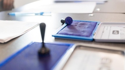 Premieră la alegerile din 7 decembrie. Cinci institute de sondare acreditate pentru exit-poll-uri în București