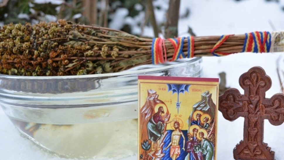 Tradiții și obiceiuri de Bobotează. Pe 6 ianuarie se deschid cerurile. Ce nu este bine să faci în această zi