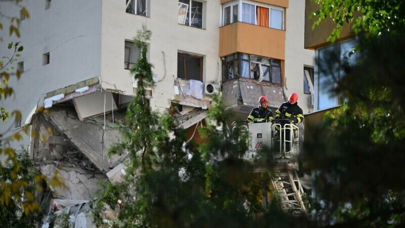 Explozie urmată de incendiu într-un bloc din Timişoara soldată cu o victimă ajunsă la spital cu arsuri. 60 de persoane s-au autoevacuat