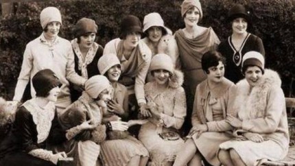 Unde se îmbrăca lumea bună din București pentru petrecerile de Revelion. Dionisie Enescu și Ada Zăgănescu arhitecții modei interbelice