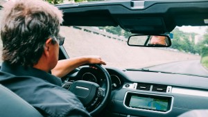 6.000 de euro pentru un permis auto. Șase persoane din București și Giurgiu au fost reținute