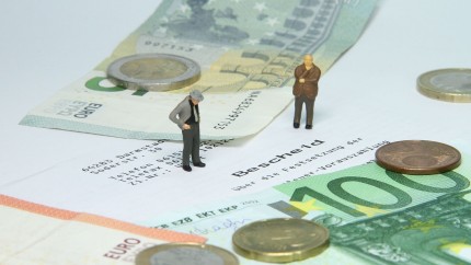 Anunț pentru toți românii care așteaptă salariile pe final de an. Ministerul Finanțelor confimă ce se întâmplă cu plățile