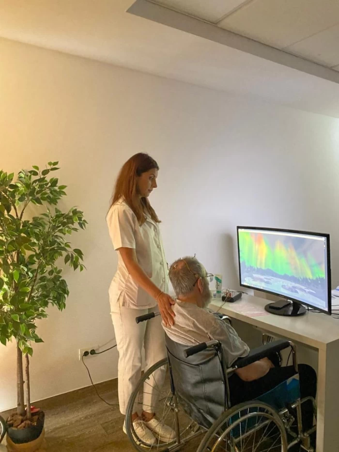 Vitalitas, primul centru premium de îngrijire seniori din România care implementează programul de neurofeedback cu tehnologie de ultimă generație