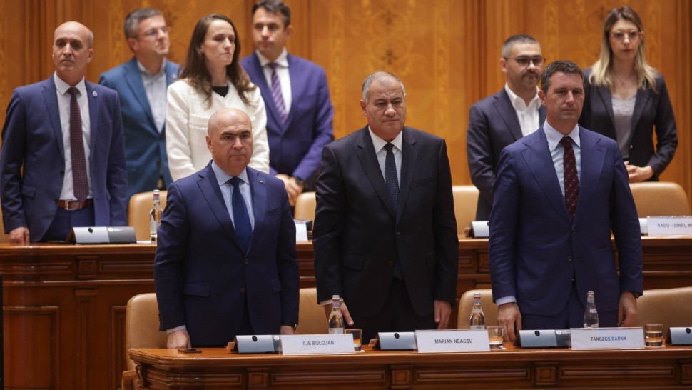 UPDATE Moțiunea de cenzură împotriva Guvernului Bolojan citită în plenul Parlamentului. Votul are loc lunea viitoare în 15 decembrie de la ora 14.00