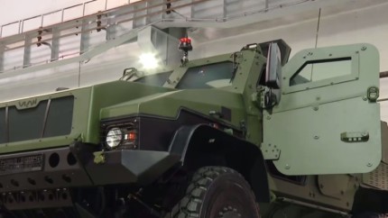 Premieră pentru România Vehicul blindat 4x4 la standarde NATO fabricat la Moreni. MApN nu poate să îl cumpere
