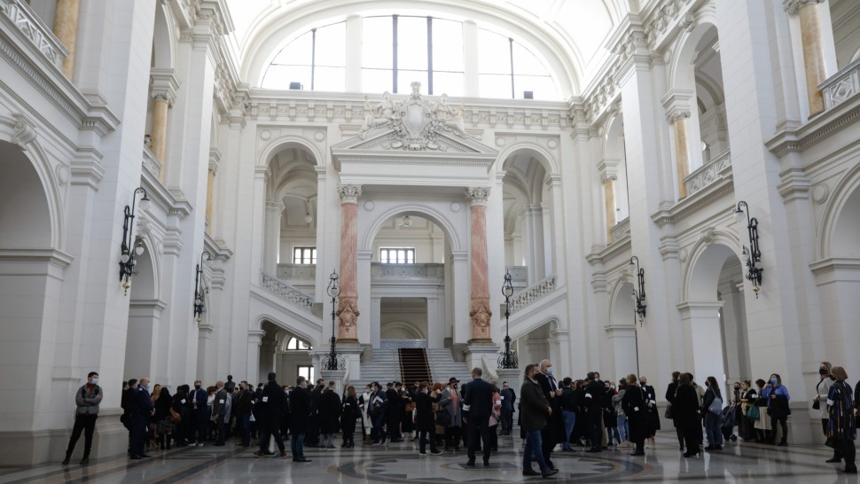 LIVE TEXT CAB conferință extraordinară de presă după scandalul declanșat în Justiție. Judecătoarea Raluca Moroșanu Muncim foarte mult conducerea nu ne ajută suntem terorizați cu acțiuni disciplinare VIDEO