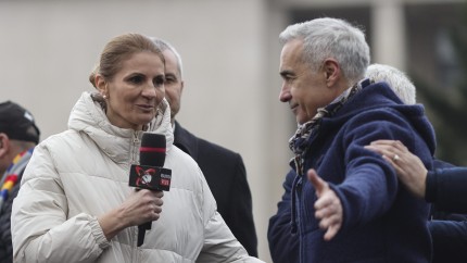 Călin Georgescu se dezice de Anca Alexandrescu și de George Simion înainte de alegerile locale din București Mă distanțez și mă disociez total de așa-zisele alegeri din 7 decembrie și evident de orice candidat VIDEO