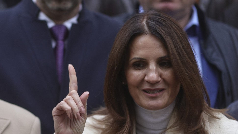 Anca Alexandrescu îl contrazice pe Călin Georgescu și îi răstălmăcește cuvintele chiar dacă a anunțat că nu o susține Independenta susținută de AUR și Simion scade în sondaje