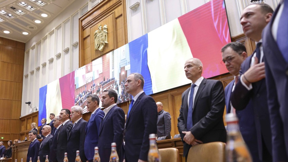 UPDATE LIVE VIDEO Ședință solemnă în Parlament de Ziua Națională a României. Guvernul şi-a asumat răspunderea pe legea pensiilor magistraţilor