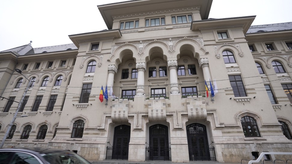 Proiectul privind reorganizarea Primăriei Capitalei aprobat de CGMB 122 de oameni vor fi dați afară