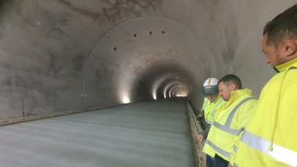Turnarea betonului rutier în tunelul Curtea de Argeș de pe Autostrada Sibiu  Pitești finalizată