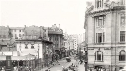 Cum se circula în București acum 100 de ani. 8222Conviețuirea8221 riscantă dintre trăsuri automobile și tramvaie