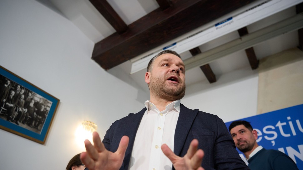 Ciucu taie din banii tuturor instituțiilor pentru a salva Bucureștiul de faliment