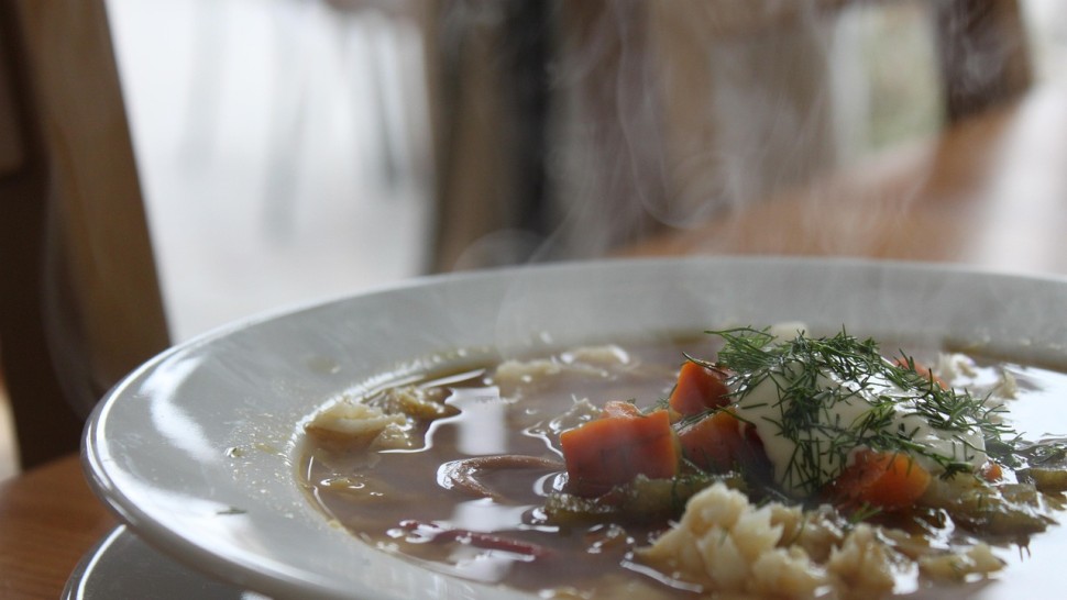 Borș de legume cu leuștean. O idee energizantă pentru început de an