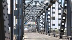 Pentru sărbători circulaţia pe Podul Prieteniei a fost reluată pe ambele sensuri. Când revin restricțiile