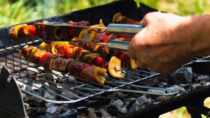 Cum alegi cărbunii potriviți în funcție de tipul grătarului și de preparat P