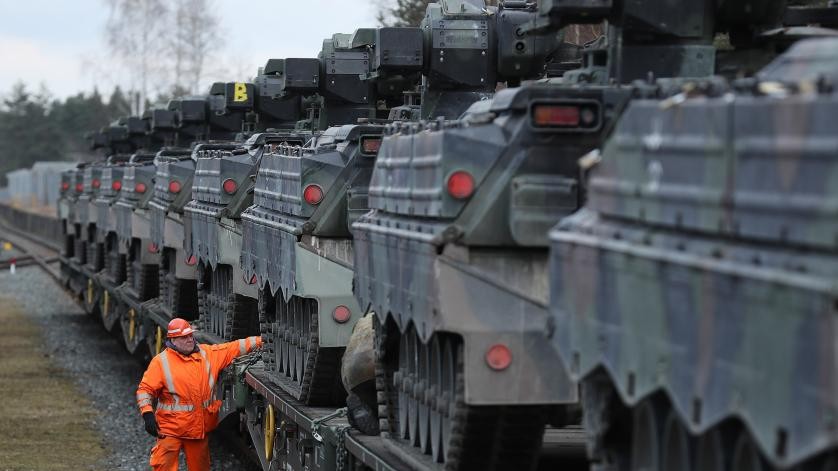 8222Schengenul militar a fost aprobat de Parlamentul European. Se asigură trecerea trupelor în 24 de ore dacă Rusia atacă NATO