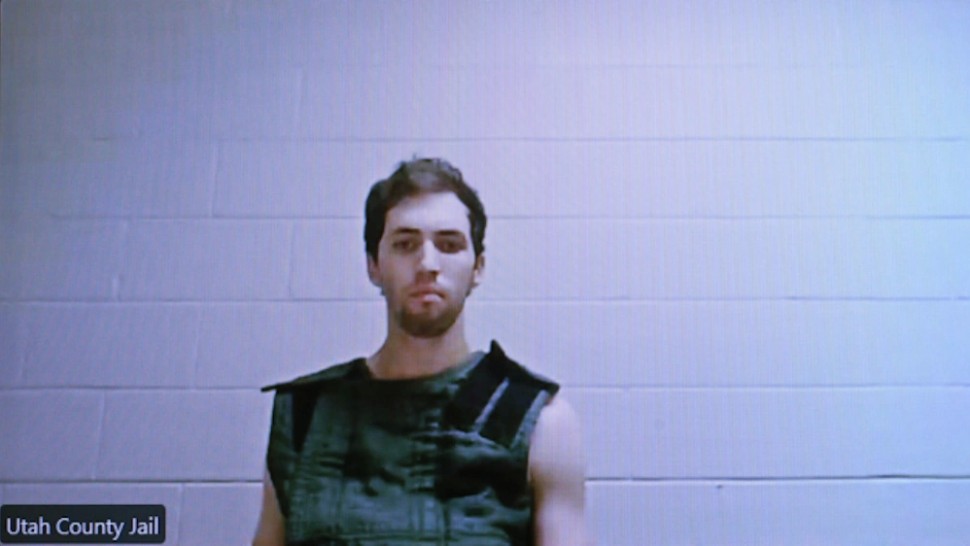 Tyler Robinson tânărul de 22 de ani acuzat de uciderea lui Charlie Kirk a apărut pentru prima dată personal în faţa instanţei