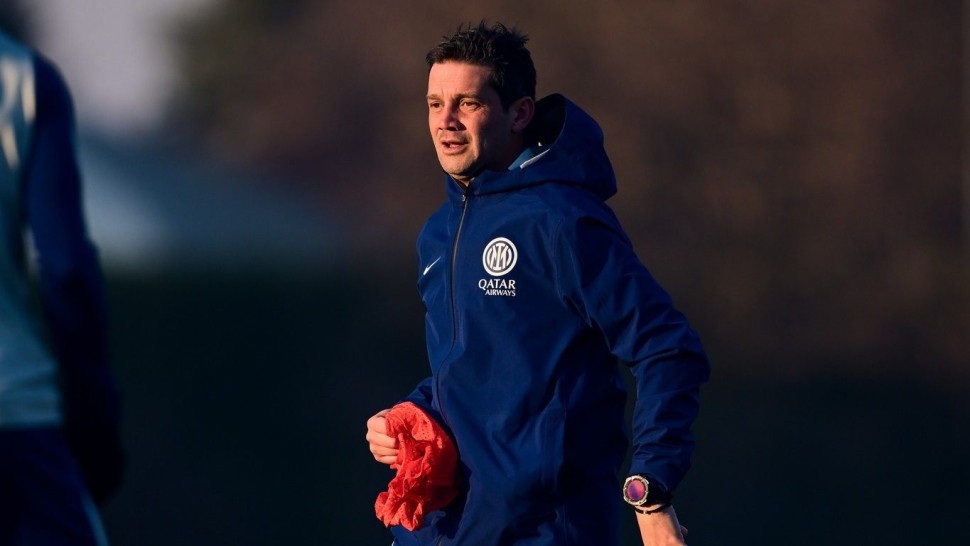 Cristi Chivu desemnat antrenorul lunii decembrie în Italia. Performanța în Serie A