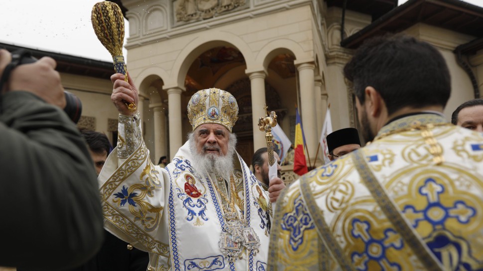Patriarhul Daniel cuvântare către credincioși de Bobotează Sărbătoarea Botezului Domnului este o sărbătoare de binecuvântare şi bucurie FOTO