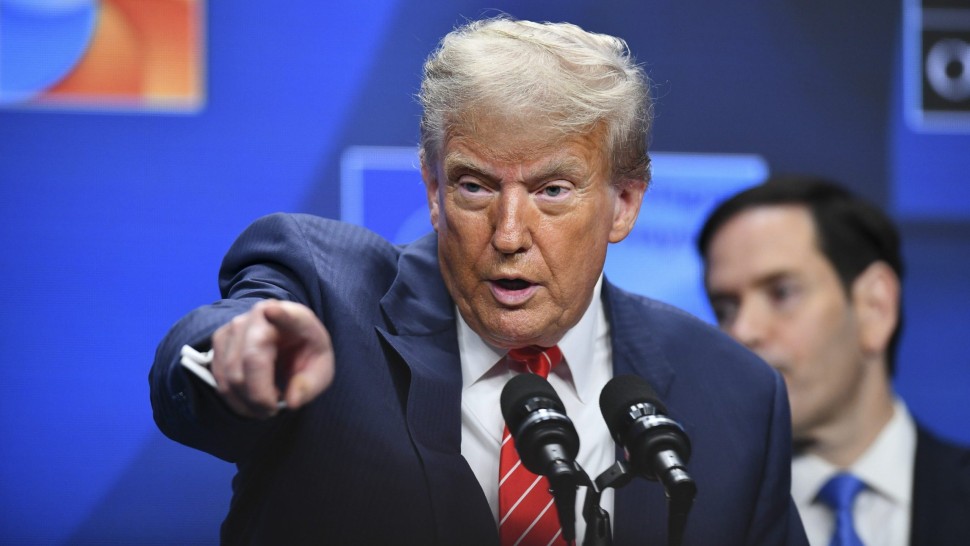 Trump amenință protestatarii că introduce Legea Insurecției. Ce presupune acest lucru pentru americani