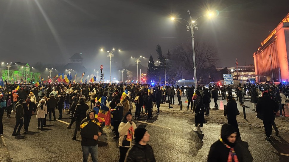 Proteste în Capitală împotriva politicilor fiscale ale Guvernului și Legii Vexler. UPDATE Oamenii strigă Unitate națională VIDEO
