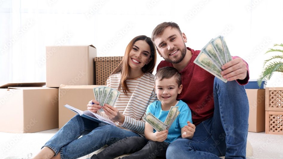 De câți bani are nevoie o familie pentru a trăi decent în România. Calculele Ministrului Muncii