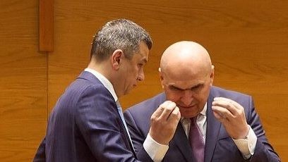 Guvernul îşi va angaja răspunderea pe pachetul de măsuri privind reforma administraţiei. Sunt incluse măsurile de redresare propuse de PSD