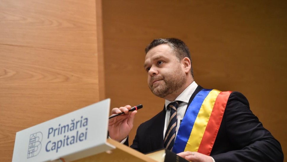 Ciprian Ciucu trimite Poliția Locală după amenzi. Sunt vizați șoferii care parchează pe locurile cu plată și pleacă fără să achite