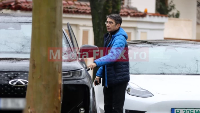 Mihai Găiunușă la dentist sursă foto: Paparazzi Mediaflux