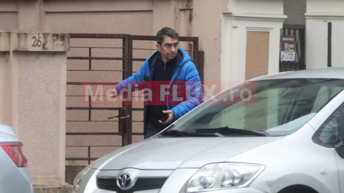 Mihai Găiunușă la dentist sursă foto: Paparazzi Mediaflux