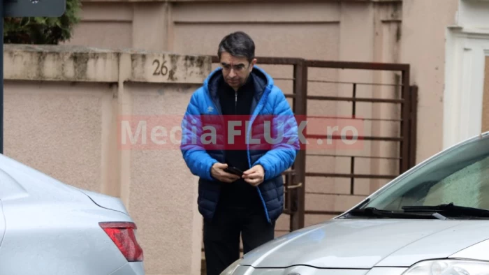 Mihai Găiunușă la dentist sursă foto: Paparazzi Mediaflux