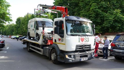 Negoiță schimbă regulile privind parcarea neregulamentară în Sectorul 3. Mașina nu se mai ridică dacă șoferul a afișat un număr de telefon dar amenda se plătește