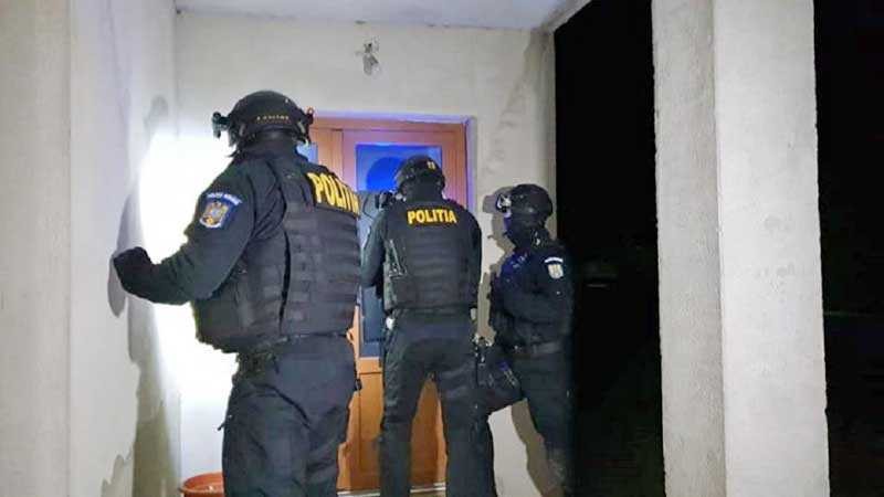 Percheziții domiciliare ale Parchetului ICCJ într-un dosar vizând obținerea de acte de identitate românești false