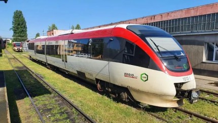 Cum obții despăgubiri pentru trenurile întârziate. Ce sume sunt prevăzute de lege