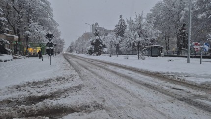 UPDATE Drumul către cota 1.400 din Sinaia închis temporar. România sub zăpadă. Trafic rutier în condiții de iarnă în 19 județe