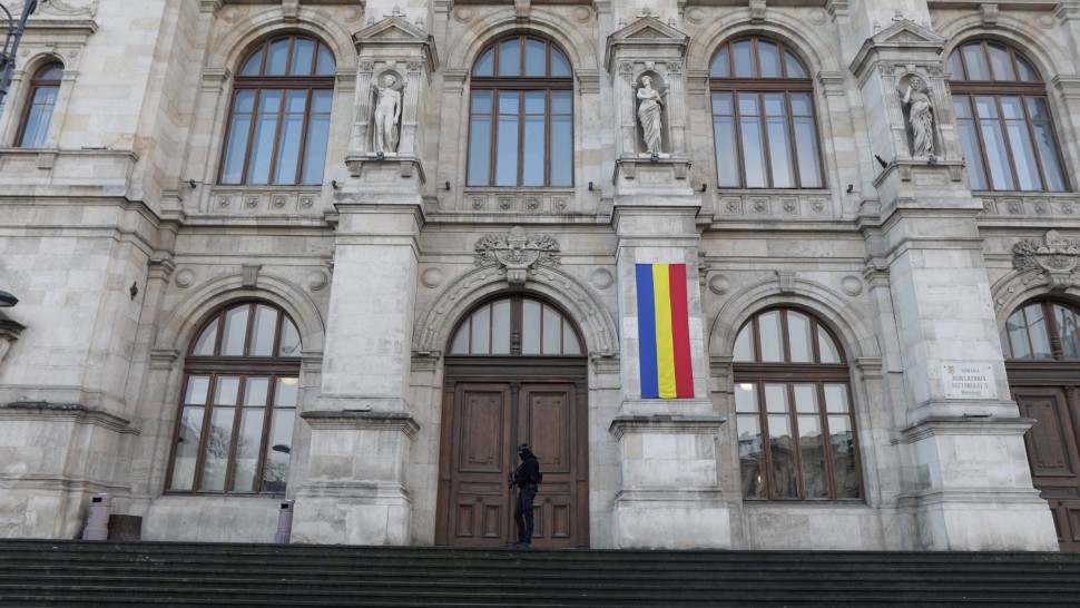 O nouă înfrângere în instanță pentru Ilie Bolojan. Curtea de Apel a anulat decizia de înființare a Comitetului pentru analiza legilor Justiţiei