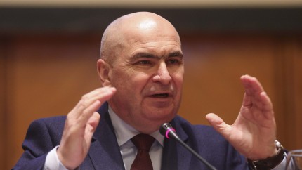 Ilie Bolojan vrea să oblige studenții la Medicină să rămână câțiva ani să lucreze în România