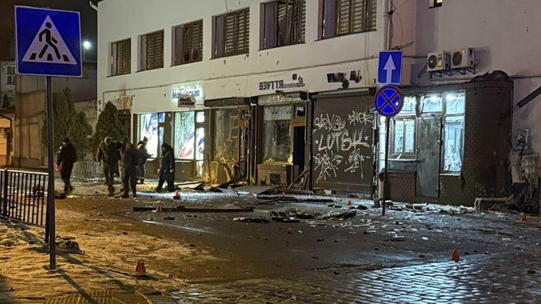 Atac terorist în centrul vechi al orașului Liov din Ucraina aproape de granița cu Polonia. O polițistă a murit