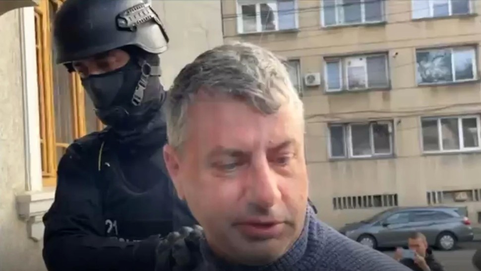 Ieșeanul care și-a atacat fosta soție cu un ciocan și apoi i-a dat foc condamnat la închisoare pe viață