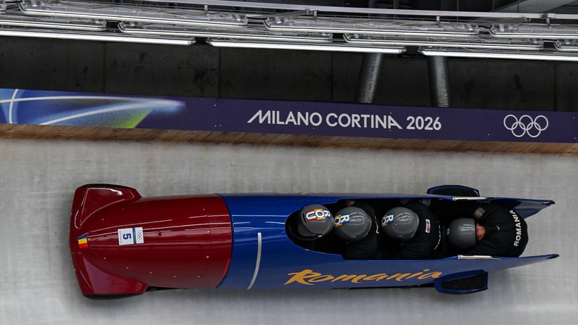 Echipajul României de bob patru persoane locul 16 după primele două manșe. Bobul Austriei s-a răsturnat VIDEO