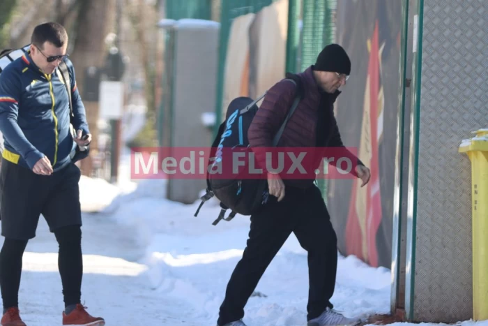 Horațiu Mălăele nu uită de sport și prieteni indiferent de vreme! Antrenament de tenis pe zăpadă al marelui actor sursă foto: Mediaflux.ro