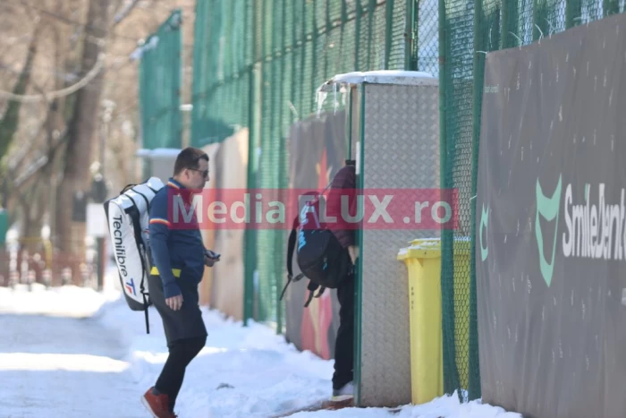 Horațiu Mălăele nu uită de sport și prieteni indiferent de vreme! Antrenament de tenis pe zăpadă al marelui actor sursă foto: Mediaflux.ro