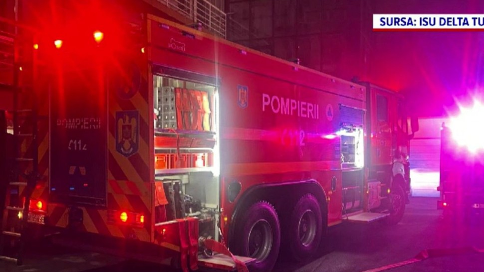 Incendiu devastator în Tulcea. Pompierii s-au luptat ore întregi cu flăcările