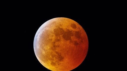 Eclipsa Totală de Lună în Fecioară pe 3 martie. Cele 5 zodii direct afectate