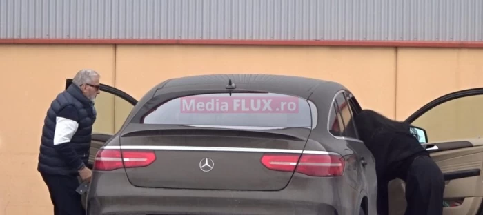 Ilie Năstase bea bere și conduce fără probleme sursă foto: Paparazzi Mediaflux.ro