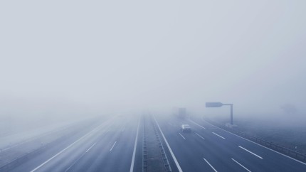 Ceață și polei pe zeci de drumuri naționale din România. Avertisment de ultim moment pentru șoferi