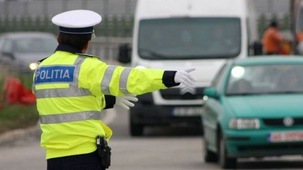 Cum se circulă pe principalele drumuri din România. Anunț InfoTrafic Lapoviță și ninsoare inclusiv pe autostrăzi și în București